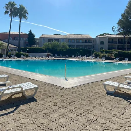 Au Coeur Du Domaine Apartment Saint-Raphael (Var)