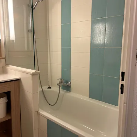 Au Coeur Du Domaine Сен-Рафаэль