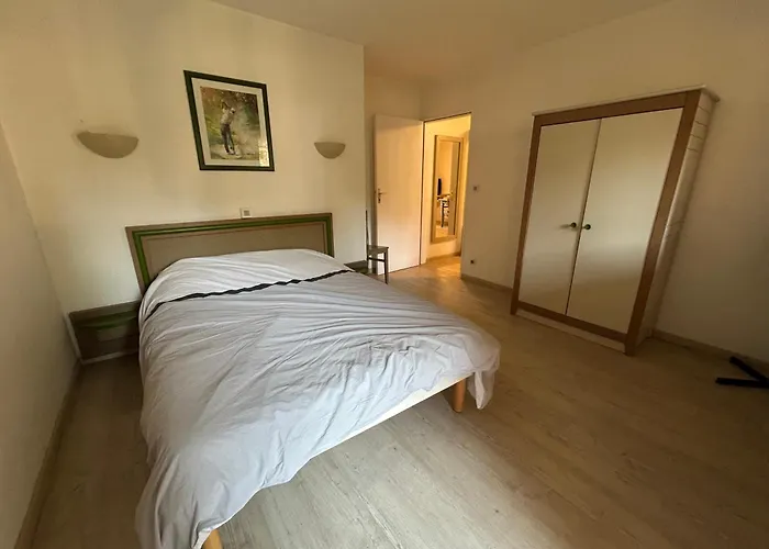 Au Coeur Du Domaine Apartment Saint-Raphael (Var)